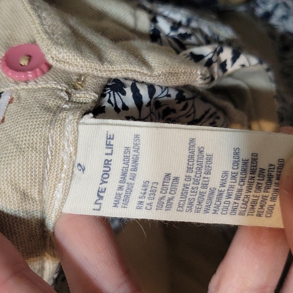 American Eagle tan dress shorts with button accent size 2 - Picture 7 of 7